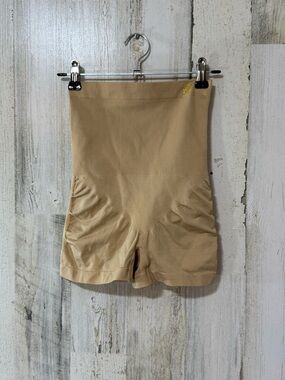 High-Waist Shaping Shorts in Beige — Unbranded Seamless Support
